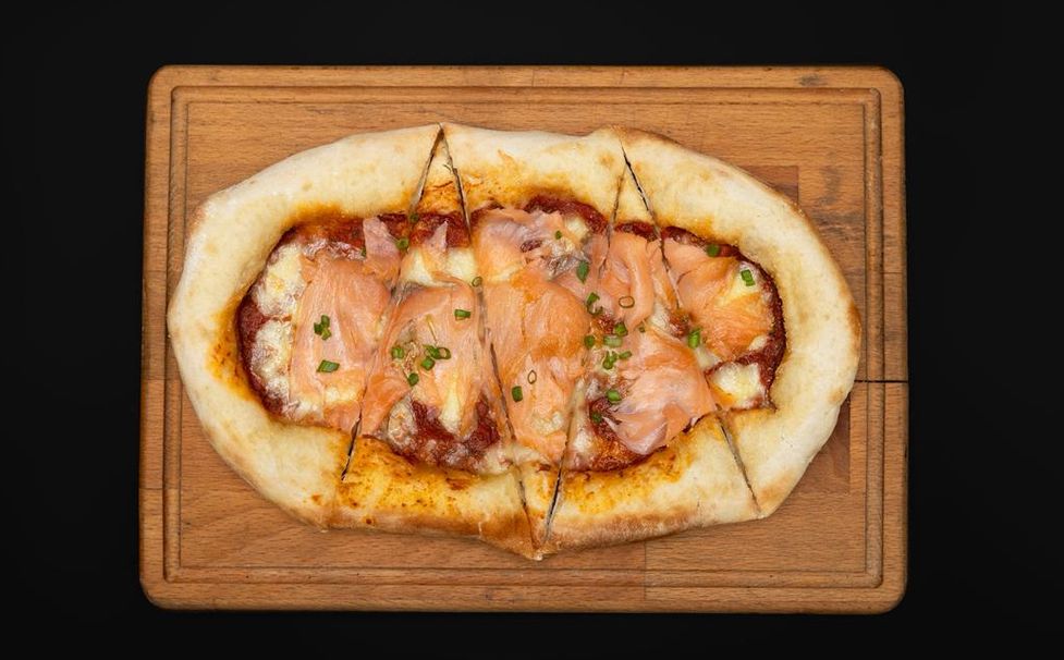 SMOKED SALMON PIZZA